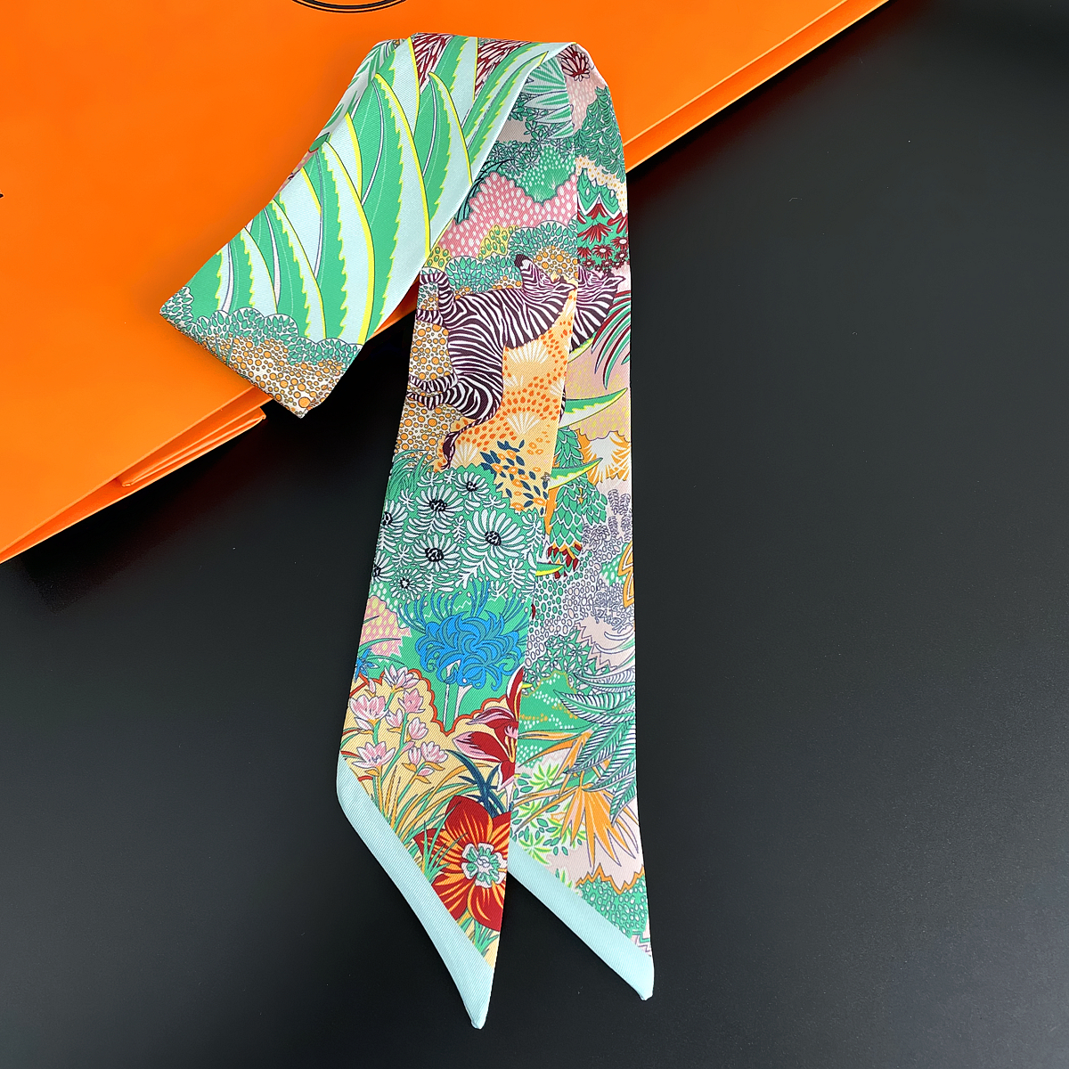 2026 Brand Design Zebra In Flowers Women Scarf Luxury Silk Scarf Fashion Hair Headband Foulard Skinny Bag Scarves Neckerchief